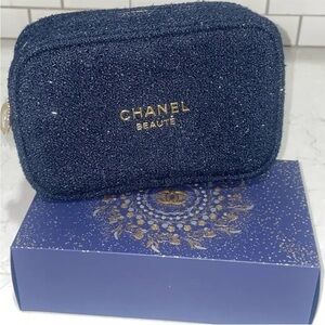 CHANEL Beauté Midnight Blue Cosmetic Case